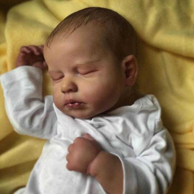 Boneca Bebê Reborn LouLou com detalhes realistas e acessórios.